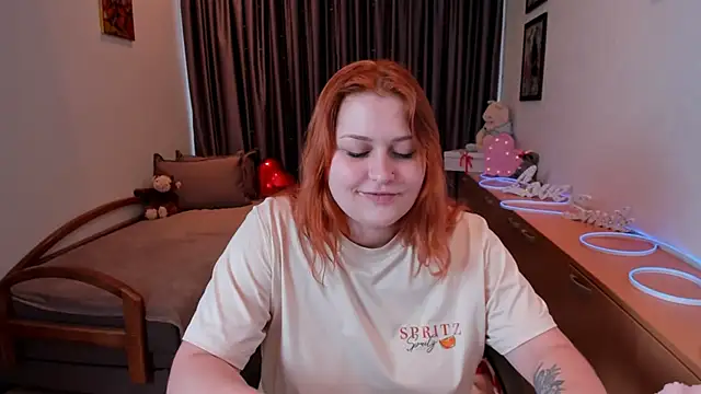 NoraLiin webcam
