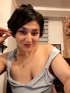 Magenta_Moon webcam