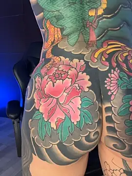 eva_jagger (F young) - make ass bounce closeup