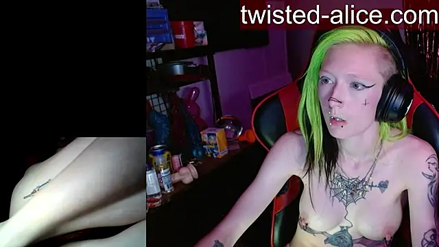 Twisted_Alice webcam
