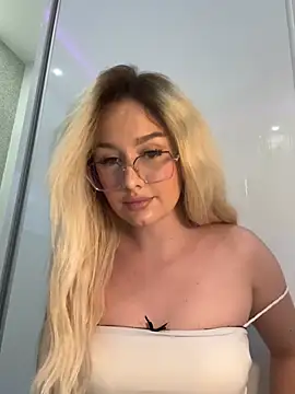 mollyxxx - Mollyxxx's free webcam - UK Sex Cams