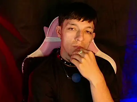 dark_men1 webcam