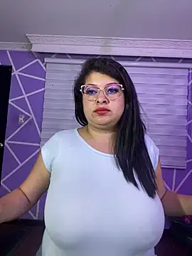 miiaajoness - MiiaaJoness's free webcam - UK Sex Cams