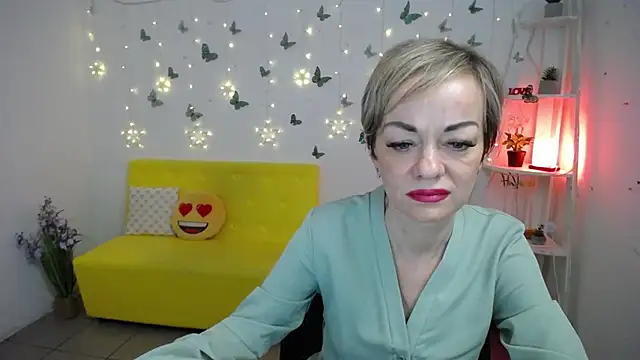 NikaMayu webcam