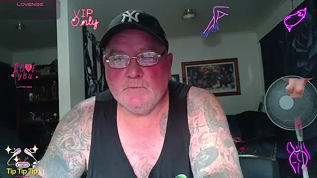 KINKYBLUEYES69 webcam