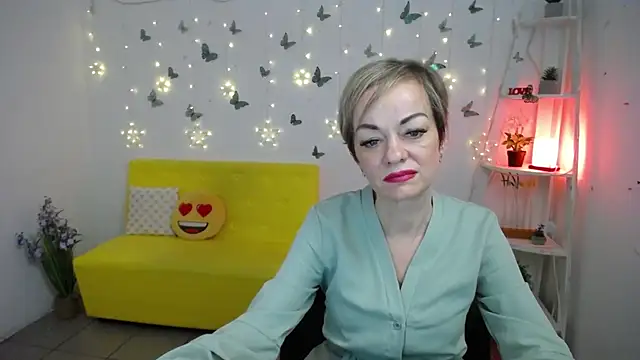 NikaMayu webcam