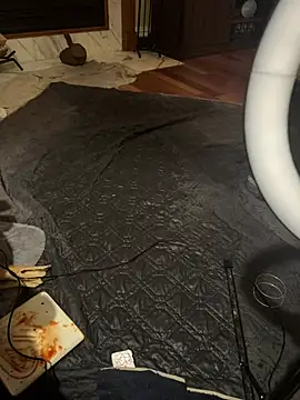 LittleMissEeve webcam