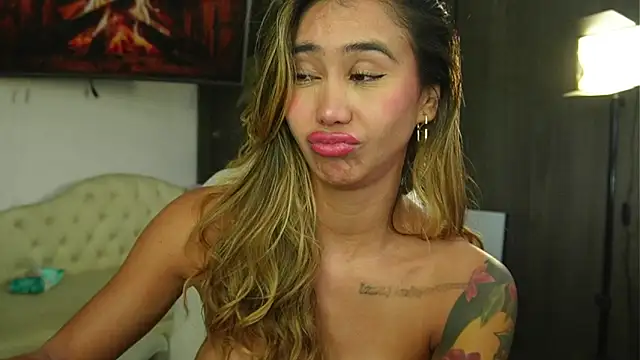 liah_v webcam