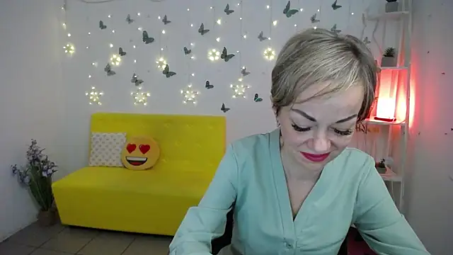 NikaMayu webcam
