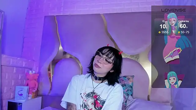 NaniiSisy webcam
