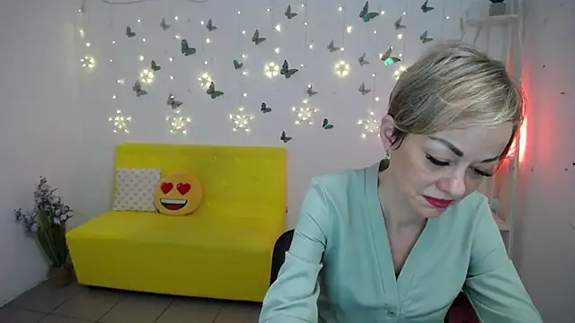 NikaMayu webcam