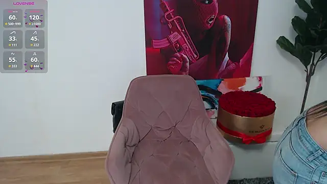 LadyLiia webcam