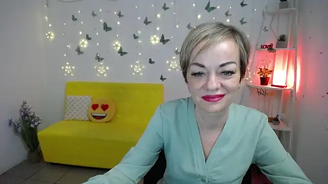 NikaMayu webcam