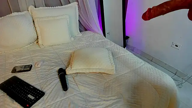 Nicole_Brown1126 webcam