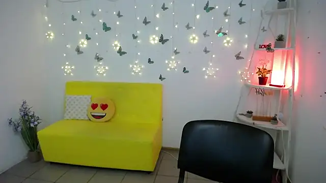 NikaMayu webcam