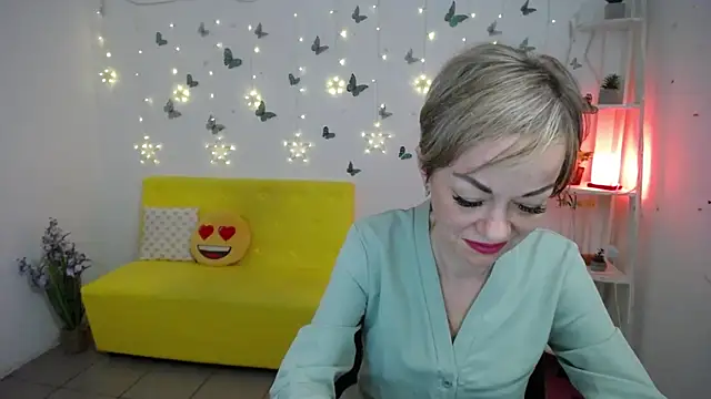 NikaMayu webcam