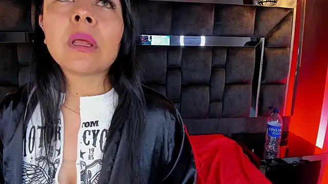 aniajoness_ - Aniajoness_'s free webcam - UK Sex Cams