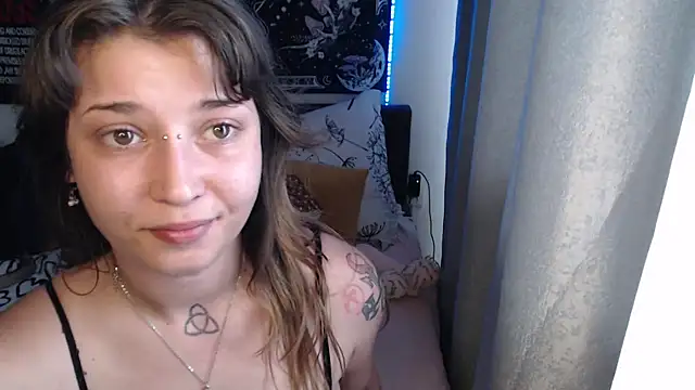 alienfortwenty - AlienforTwenty's free webcam - UK Sex Cams