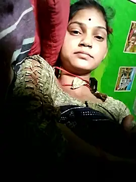 Webcam Model (Jooli_cuty)  is live.Free join now!
