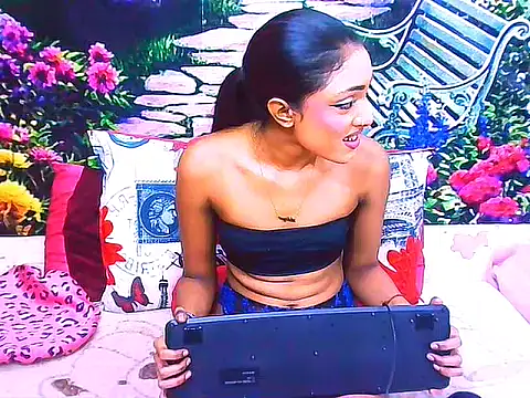 IndianPretty14u2Luv webcam