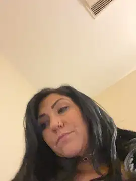  LittleMissEeve chat room