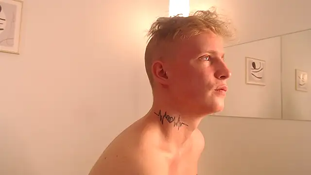 AlexxSweet webcam
