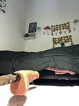 Webcam Model (orianna_submissive24)  is live.Free join now!