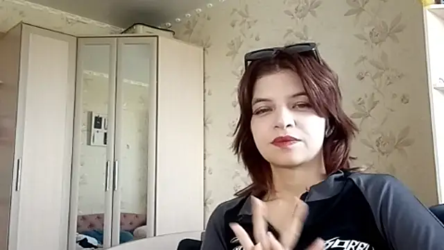 LowkeyIndigo webcam