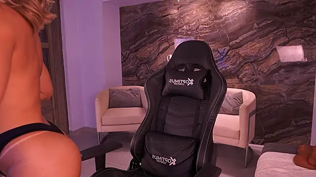 KylaMorrison webcam