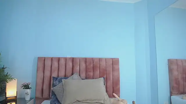 nana_levy webcam