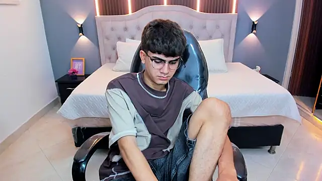 Tommy18__ webcam
