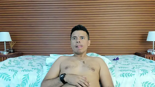 DeepandCurvy webcam