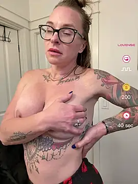 blackwidowlaced webcam