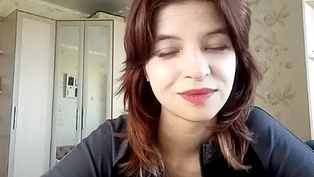 LowkeyIndigo webcam