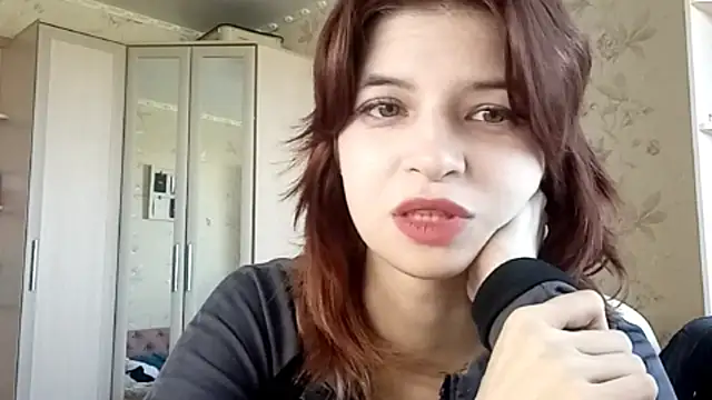 LowkeyIndigo webcam