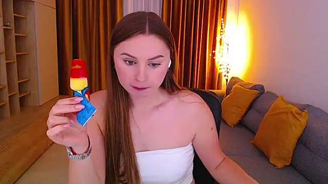 mia_bloomy webcam