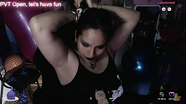kureiji_hentaii webcam