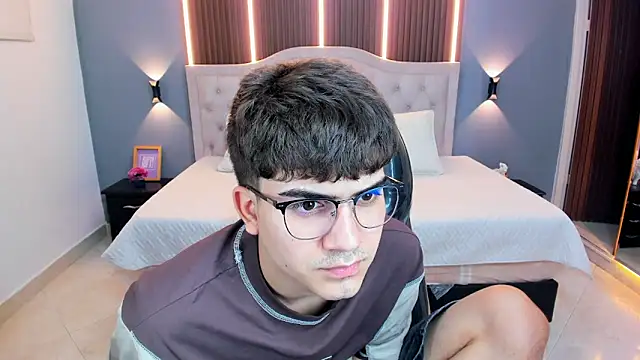 Tommy18__ webcam