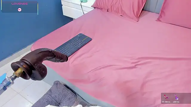 lia_sucker webcam