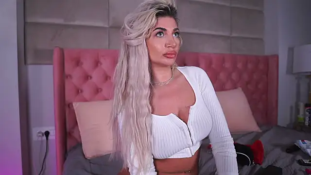 SnowyElsaa webcam