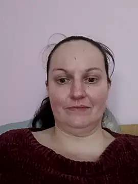 BustyLadyAlma webcam