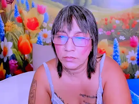 indianroxy webcam