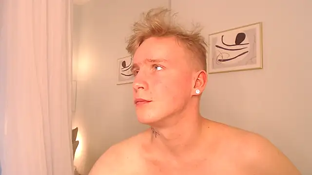AlexxSweet webcam