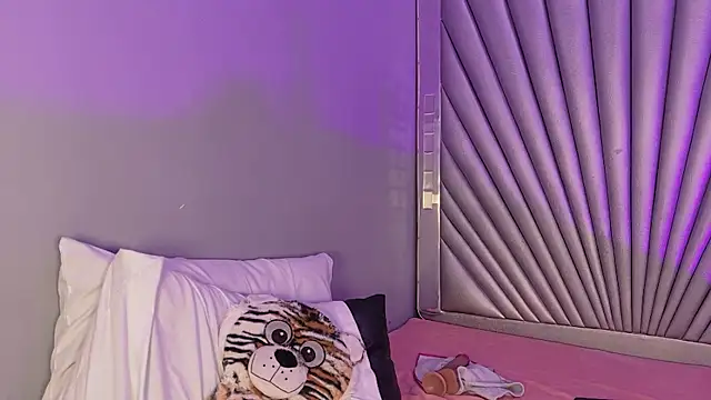 HatsaJones webcam