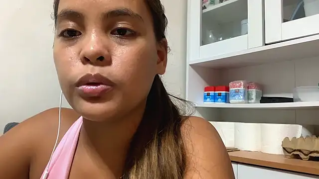 Bunny_Kisss webcam