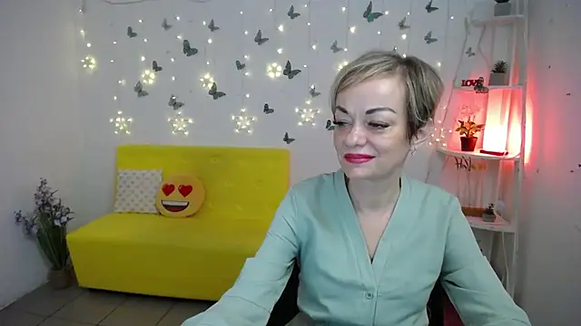 NikaMayu webcam