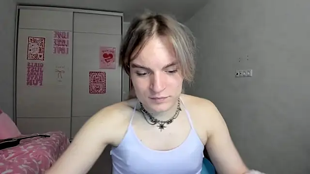 milliKira006 webcam
