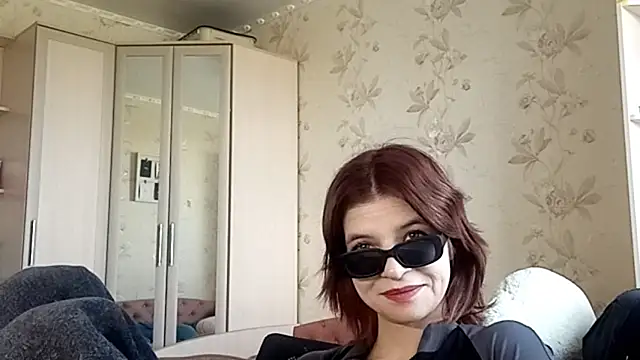 LowkeyIndigo webcam