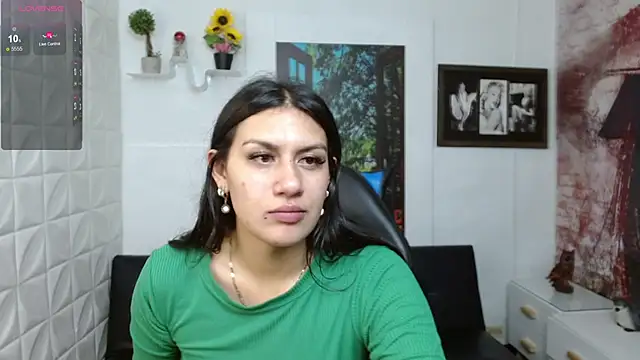 gigi_gilt_ - Gigi_gilt_'s free webcam - UK Sex Cams