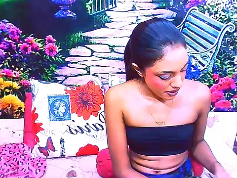 IndianPretty14u2Luv webcam
